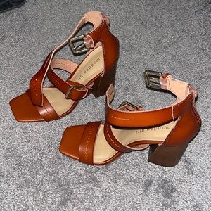 Women’s open toed heels
